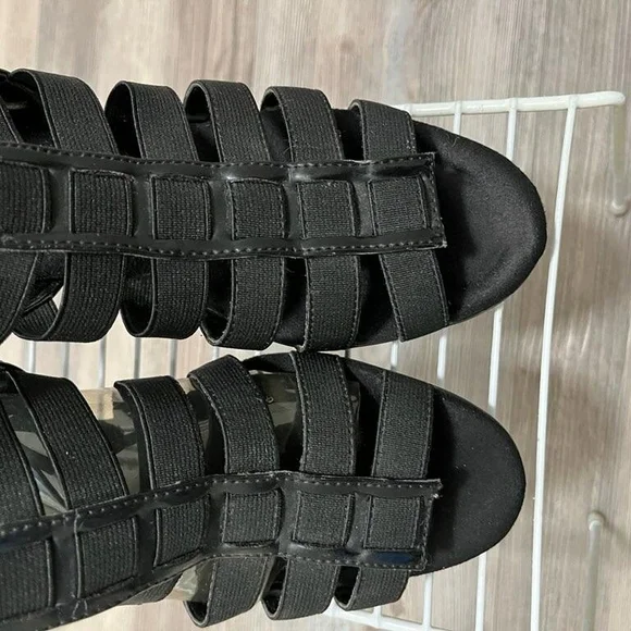 AEROSOLES Black Strappy Strechy Sandals With Chunk Heal - Picture 2 of 7